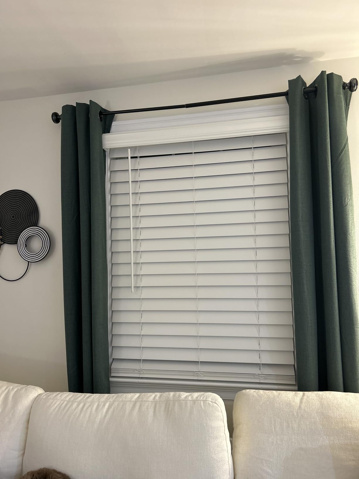 LOTUS & WINDOWARE 2.5-inch Cordless Faux Wood Blind, Plantation Style, 46