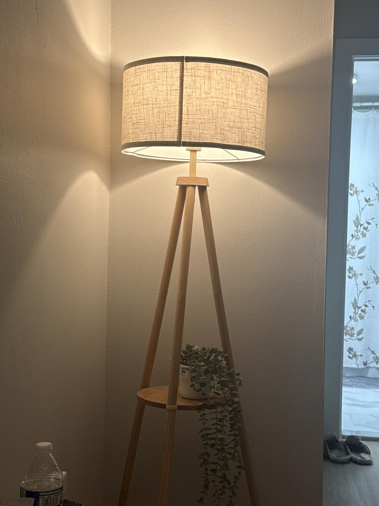 OUTON Wood Tripod Floor Lamp with Shelves, Mid Century Floor Lamp with Remote Control, 4 Color Temperature, LED Modern Dimmable Standing Lamp with Beige Linen Shade for Living Room, Bedroom, Office customer photo 2