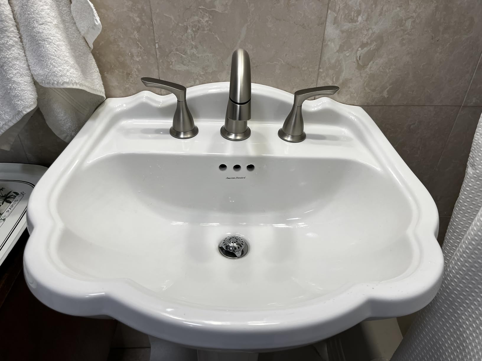 Delta Broadmoor Matte Black Bathroom Faucet with Sprayer, 8 Inch 3 Hole Widespread Bathroom Sink Faucet with Pull Out Sprayer, Push-Pop Drain, Matte Black 35765LF-BLPD customer photo 2