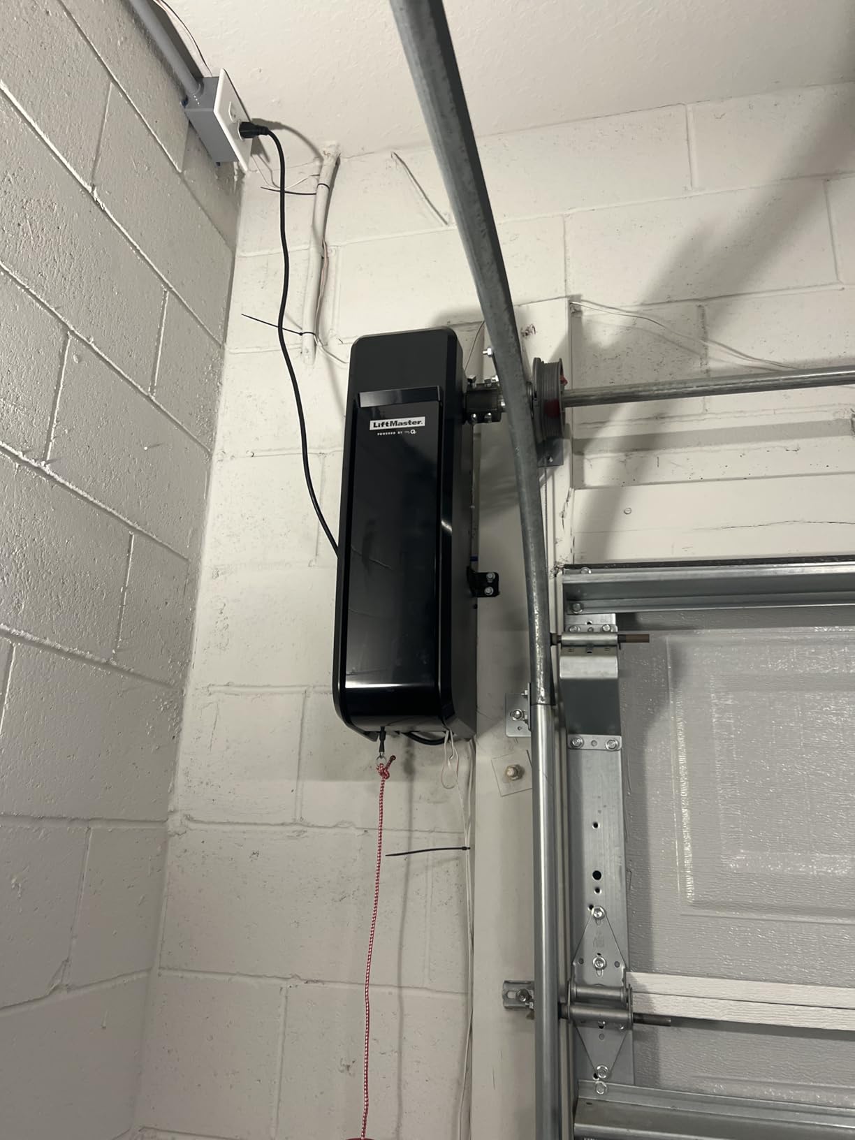 LiftMaster 98022 Premium Series Jackshaft Garage Door Opener with Battery Backup and WiFi customer photo 2
