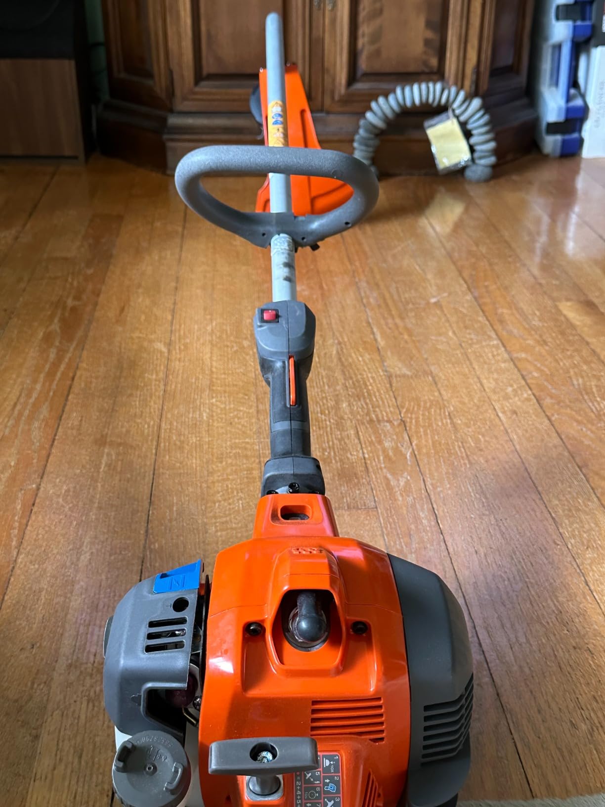 Husqvarna 130C Gas String Trimmer, 28-cc 2-Cycle, 17-Inch Curved Shaft Gas Weed Wacker with Tap N' Go Trimmer Head for Quick Line Feed, Gifts for Men customer photo 1