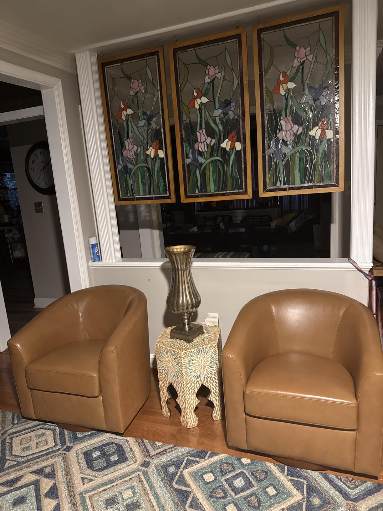 HULALA HOME Genuine Leather Swivel Barrel Chair, Round Swivel Accent Chair with Solid Wood Base, No Assembly Required, Sage customer photo 1