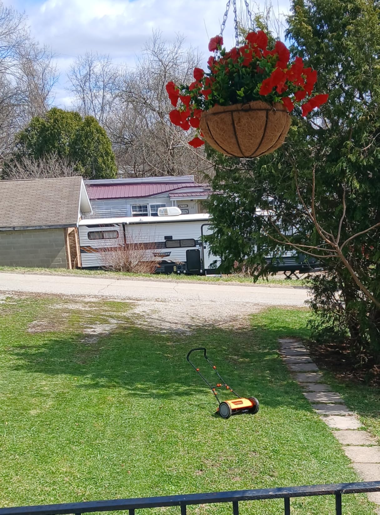 LawnMaster LMRM1602 Push Reel Lawn Mower 16-Inch 5-Blade customer photo 2