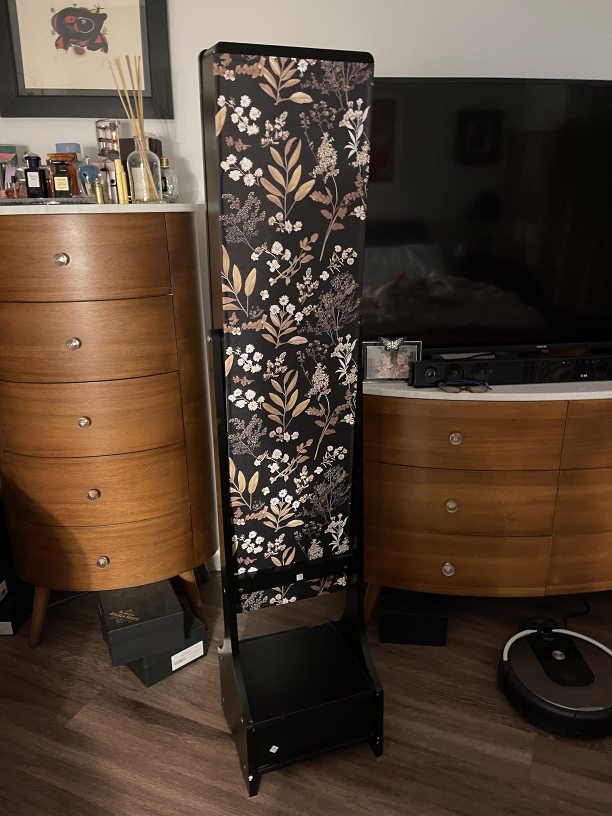 Laatse Vintage Wallpaper Peel and Stick Black Floral Wallpaper 17.5'' x 393'' Gold Leaf Contact Paper Vinyl Waterproof Self Adhesive Boho Botanical Wall Paper for Bedroom Shelf Cabinet Decor customer photo 1
