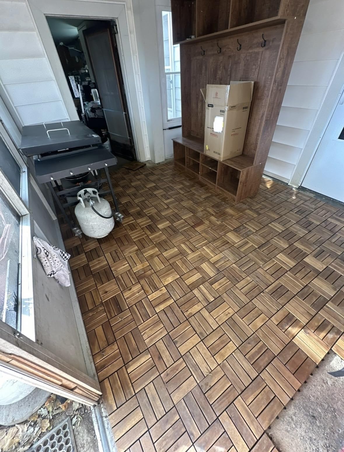 Yaheetech 54pcs Hardwood Interlocking Patio Deck Tiles Acacia Waterproof Wood Flooring Tiles for Patio Garden Poolside, 12'' x12'' Indoor Outdoor Use All Weather, Wood customer photo 1