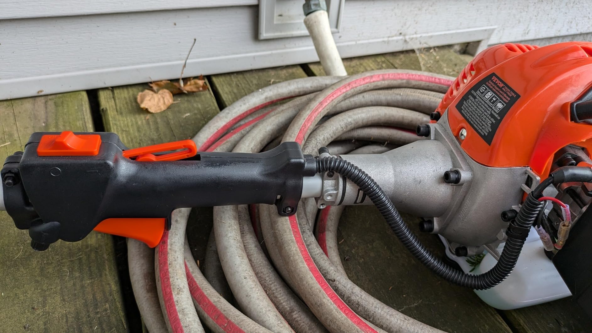 VEVOR 5-in-1 26cc 2 Cycle Gas Powered Dual Sided Hedge Trimmer, Weed Eater, String Trimmer, Edger, Pole Saw Chainsaw Pruner with EPA, CE and EMC Certification customer photo 2