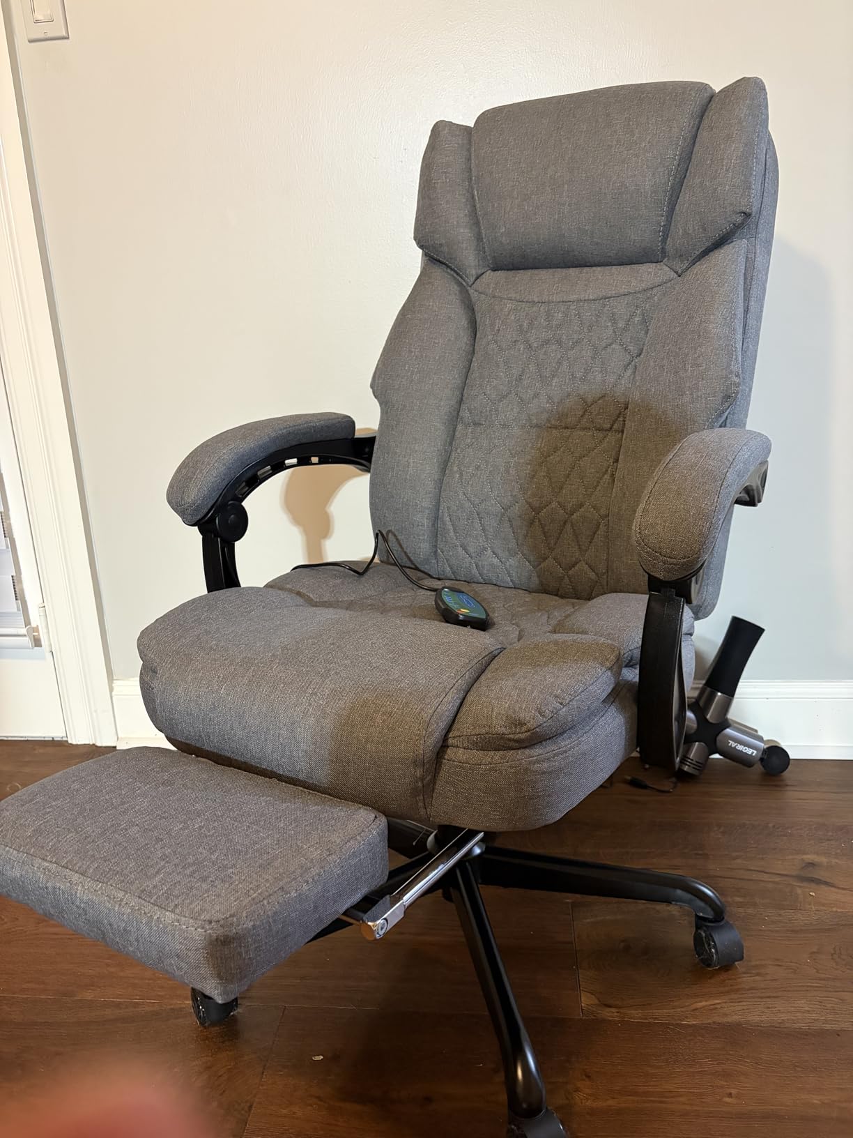 Massage Office Chair with Foot Rest 6 Points Vibration and Heat Home Office Desk Chairs for Heavy People 400lbs Reclining Managerial Chairs Ergonomic Executive Chair (Black) customer photo 1