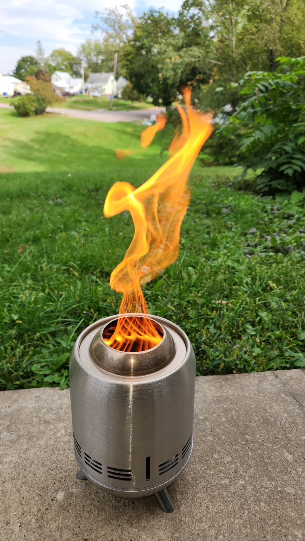 Tabletop Fire Pit Burning Woods/Pellets, Portable Small Fireplace with Storage Bag for Camping Tailgating RV Patio Backyard, Smokeless Camping Stove 9.5