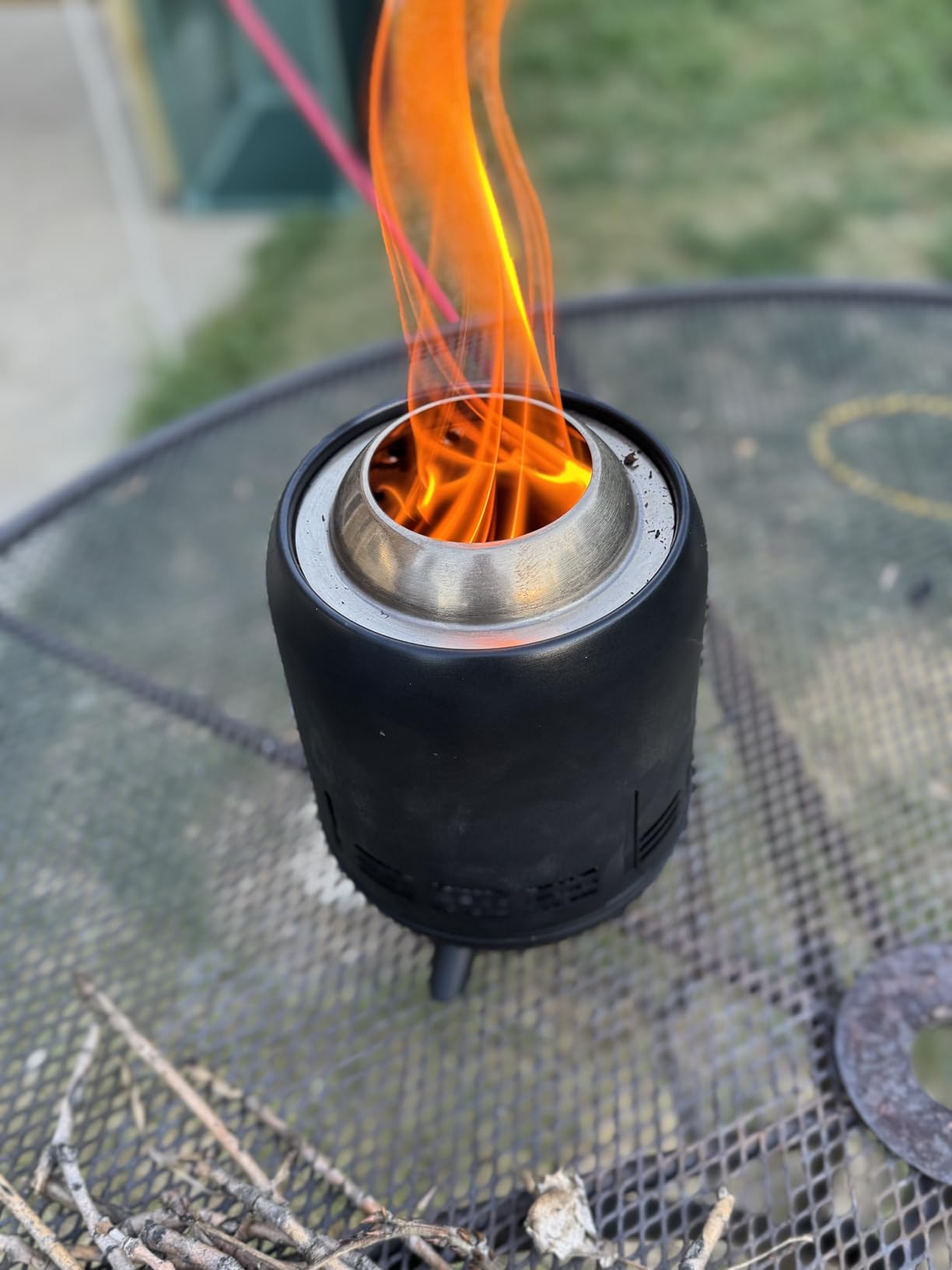 Tabletop Fire Pit Burning Woods/Pellets, Portable Small Fireplace with Storage Bag for Camping Tailgating RV Patio Backyard, Smokeless Camping Stove 9.5