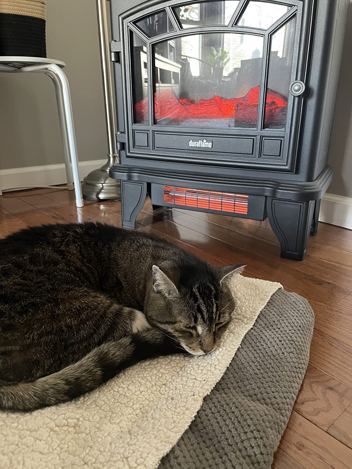 duraflame Infrared Quartz Electric Fireplace Stove Heater, Cinnamon customer photo 2
