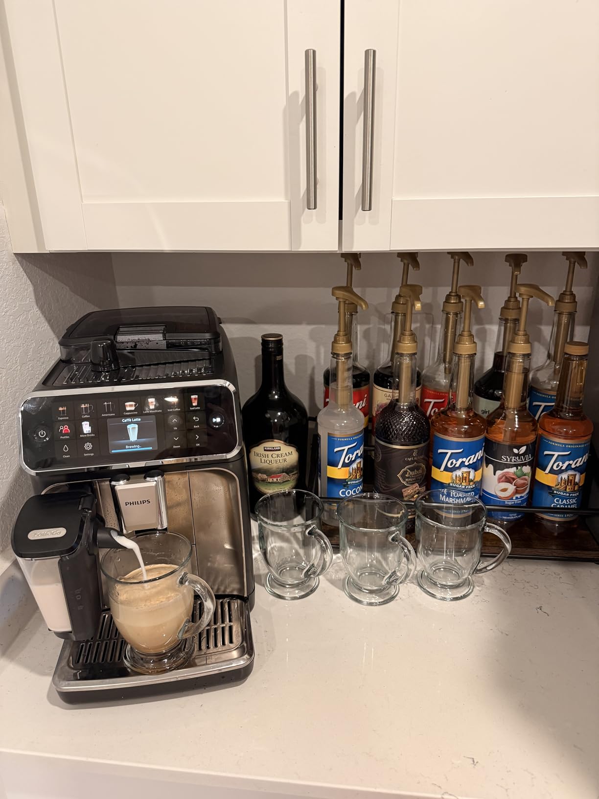 Philips 5500 Series Fully Automatic Espresso Machine, LatteGo Milk System, Integrated Grinder, 20 Hot & Iced Coffee Pre-Sets, SilentBrew customer photo 1