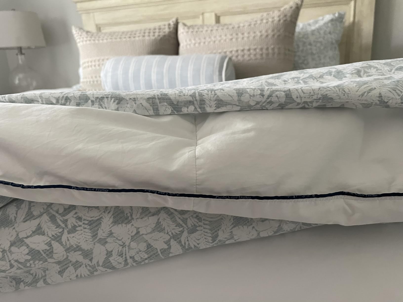 Pacific Coast Goose Feather Down Fiber Comforters King Size, Extra Fluffy White Duvet Insert, Ultra-Soft, Breathable, All Season Hotel Luxury Bedding Comforters, 8 Corner & Center Loops (106x90) customer photo 2