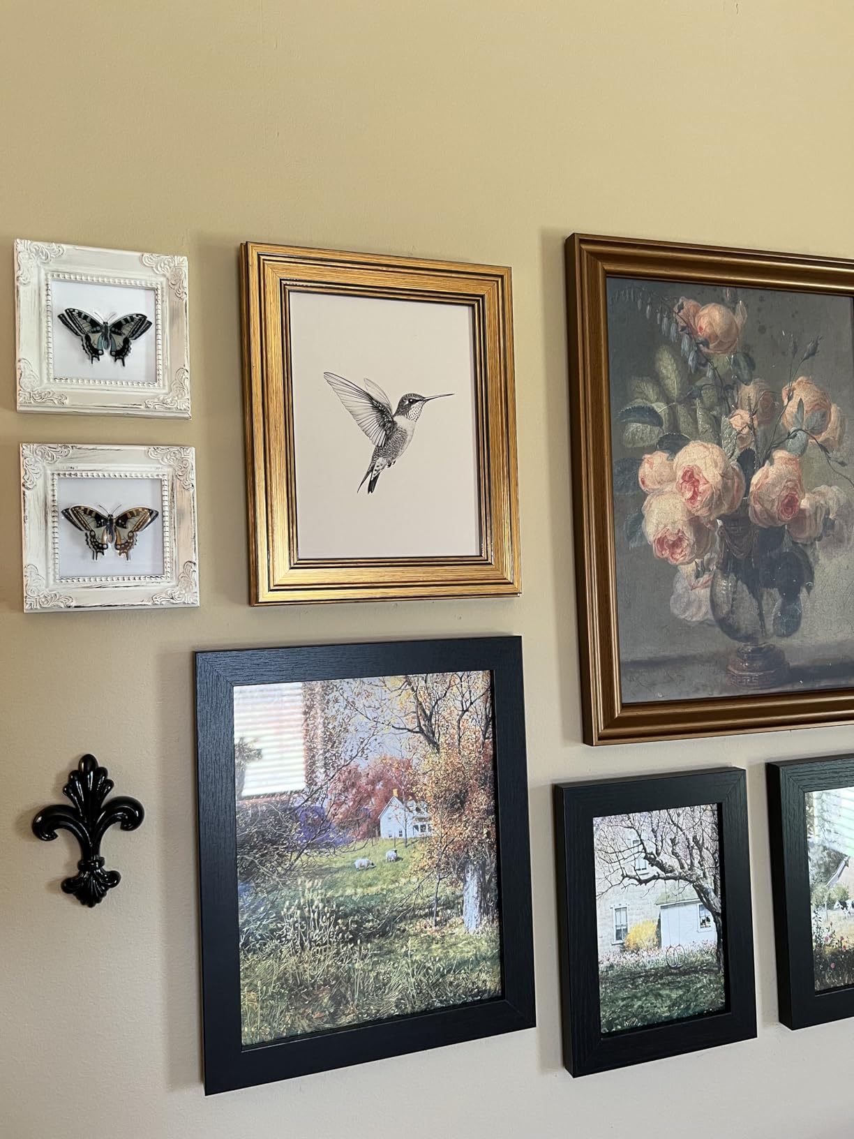VIYYIEA Vintage Gold Framed Wall Art, Sketch Birds Canvas Painting, Cute but Exquisite Wall Decor, No Glass No Glare, Suitable for Bedside Tables, Foyer, Bookshelves, 10L x 8W customer photo 1