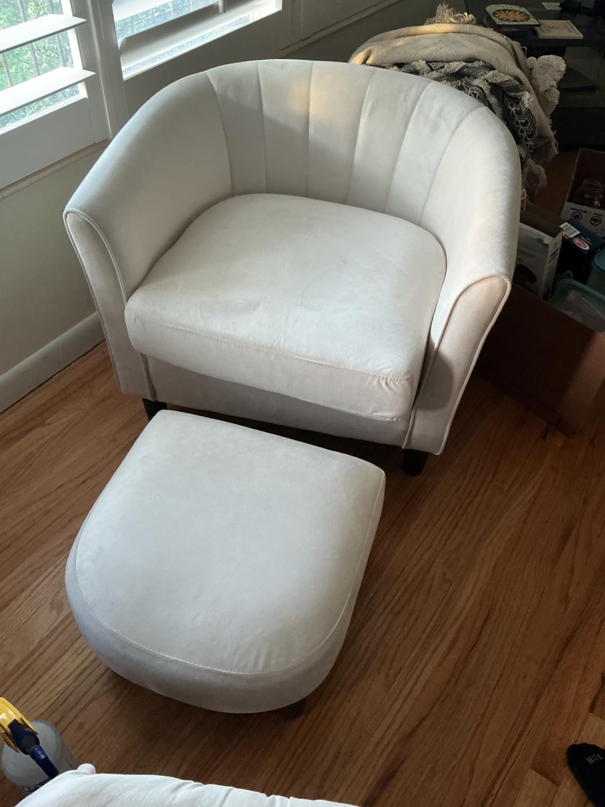 LINSY Accent Chair with Ottoman, Modern Barrel Chair Small Armchair Reading Chair with Footrest, Comfy Round Arms Chair for Living Room Bedroom Reading Room, Velvet, Yellow customer photo 1