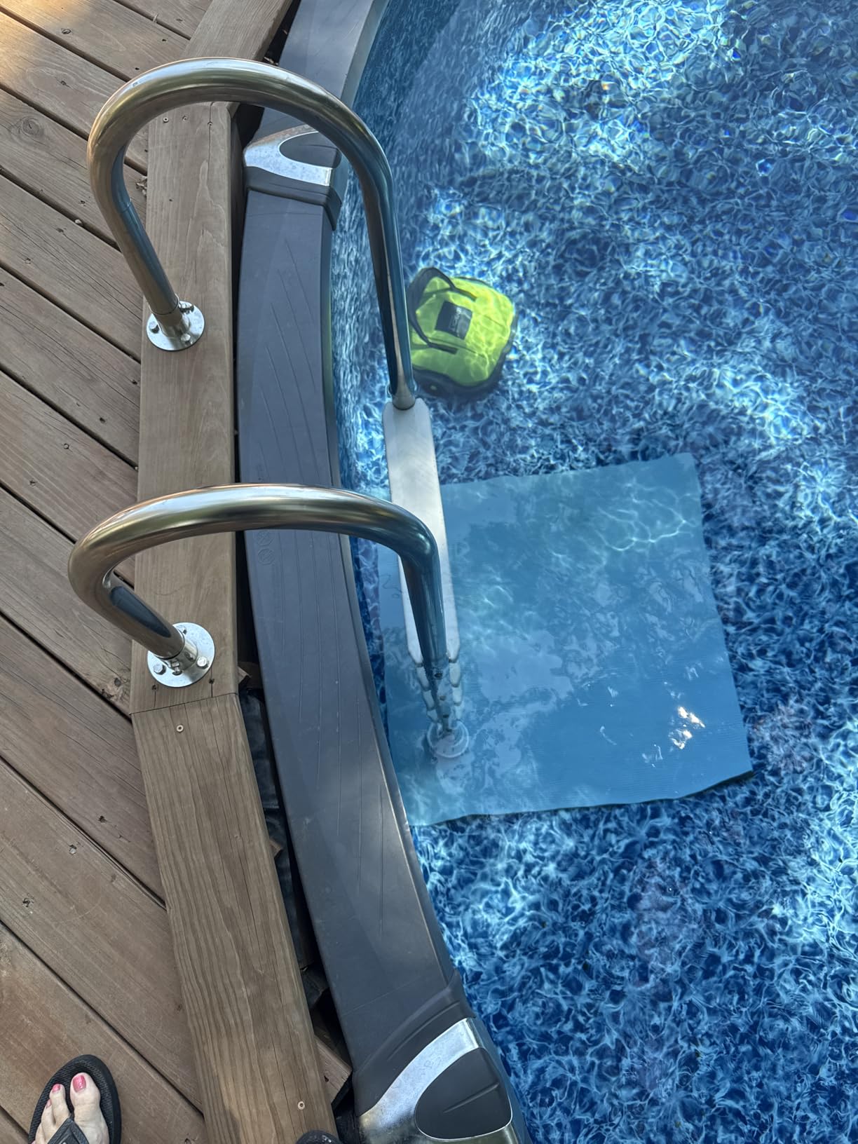 VEVOR Swimming Pool Ladder, 4-Step Double Handrails Stairs with Non-Slip Heavy Duty Steps, Stainless Steel Load Capacity 265 lbs customer photo 2