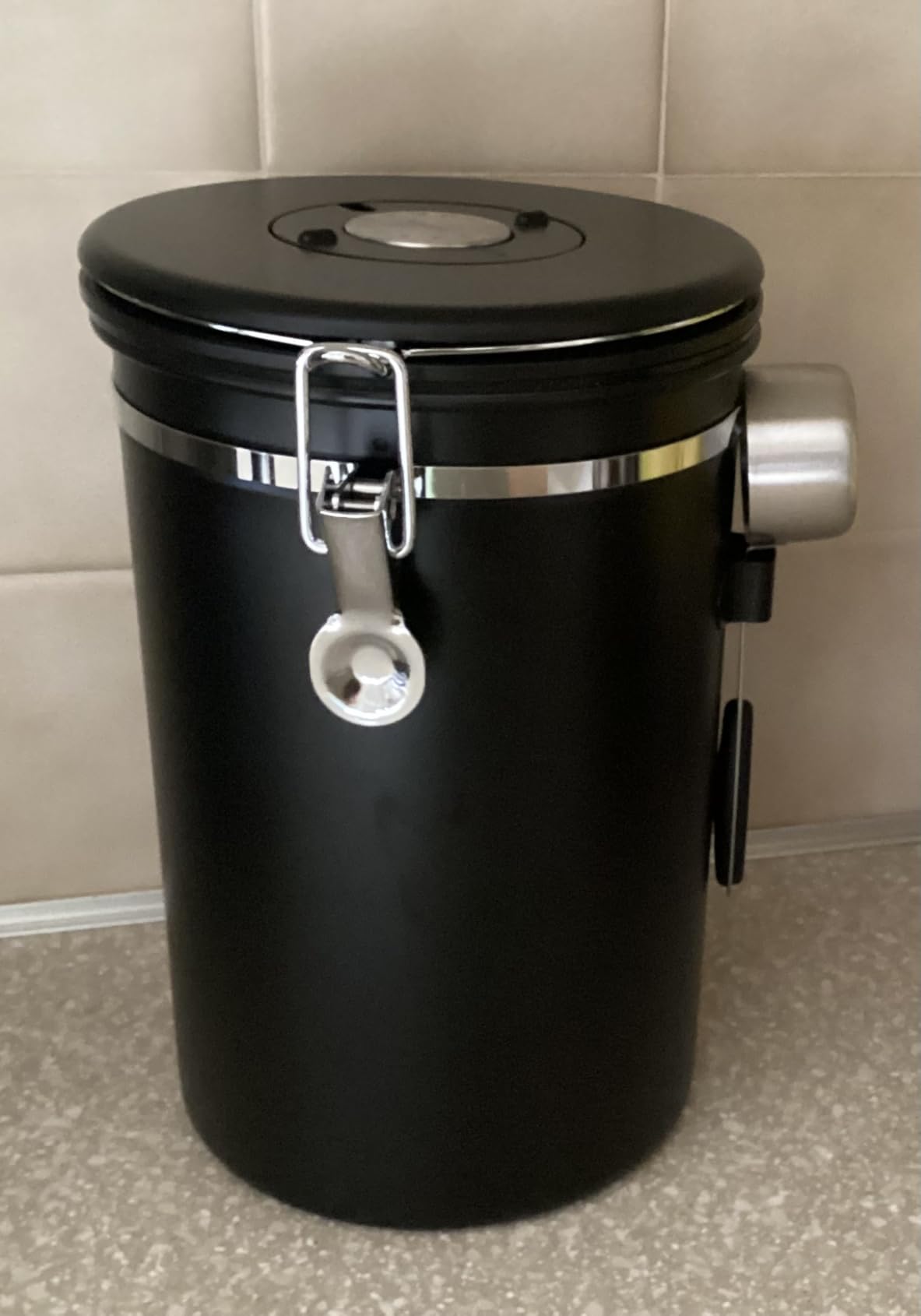 Veken Coffee Canister, 39OZ Large, Airtight Stainless Steel Food Storage Container for 2.2lbs Coffee Beans,Ground, Sugar,Espresso,Rice,Tea,Flour, Cookie, Jars,Home Kitchen Bar Accessories, Gifts,Gray customer photo 1