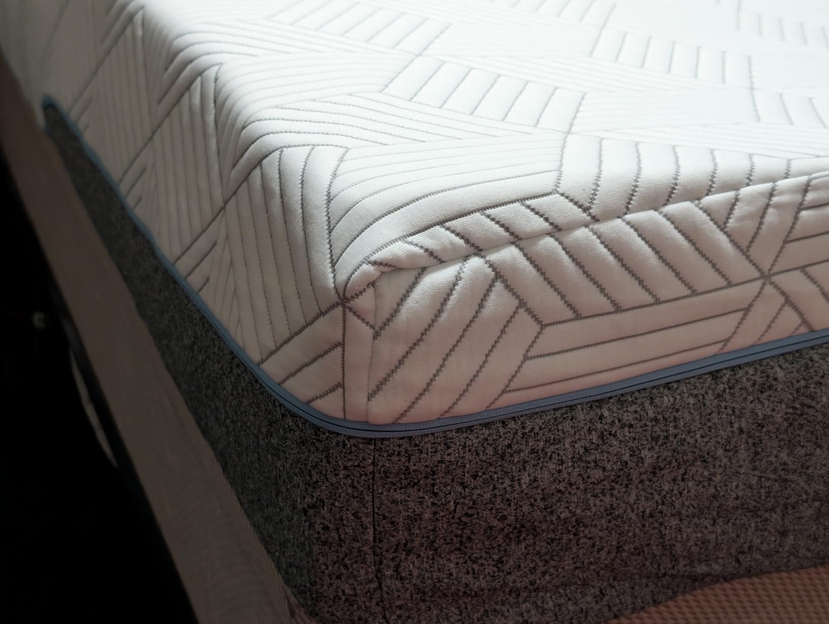 FATHOM Medium Queen Mattress 12 Inch Memory Foam Mattress Queen Size Bed in a Box for Back Pain Relief and Cool Sleep with Gel Foam and Removeable Fiberglass Free Cover, CertiPUR-US Certified customer photo 1