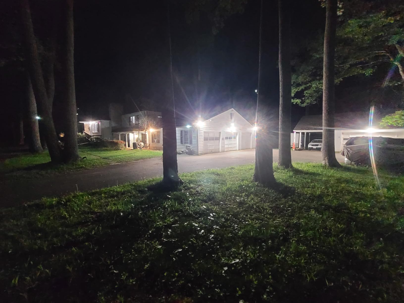 Onforu 100W 9000LM Smart LED Security Lights Motion Sensor Outdoor,WiFi Alexa Flood Light APP Control, 2500K-6500K, Motion Detector with Adjustable 3 Head, IP65 Wall Light for Yard (White) customer photo 1