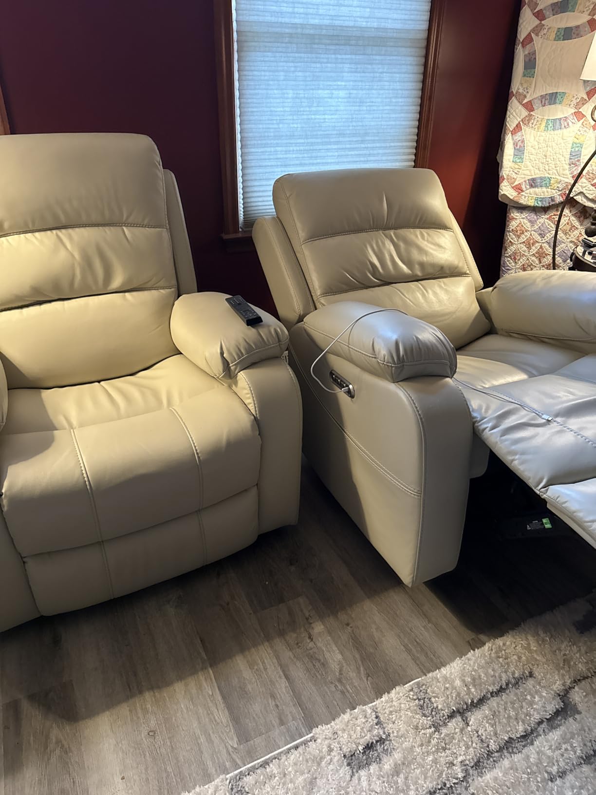 EONIX Power Zero Wall Hugger Power Recliner Chair for Small Space RV Living Room, Power Recliner with Massage and Heat, USB & USB-C Charging Ports, Cream White customer photo 2