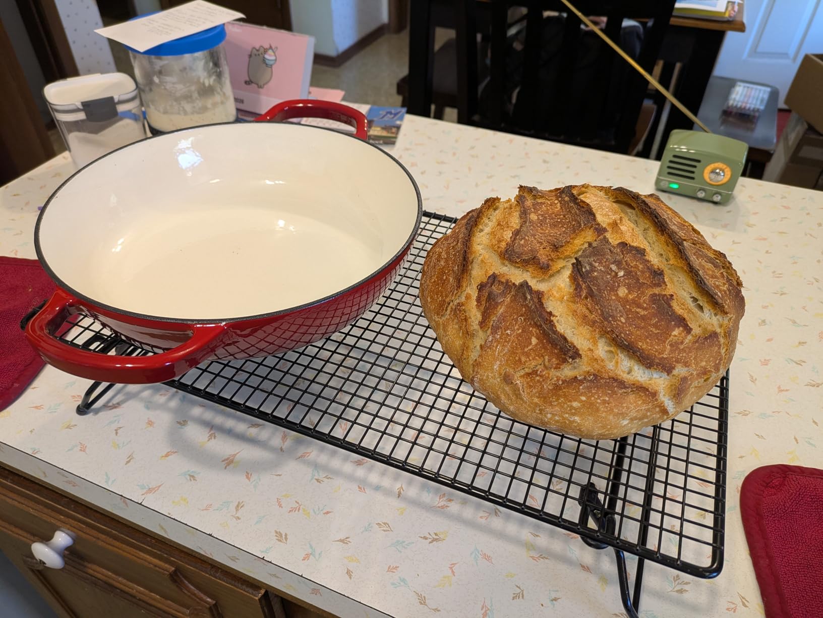Cast Iron Dutch Oven Pot with Lid, Round Bread Oven for Sourdough Bread Baking, Umite Chef Enameled Cast Iron Bread Oven with Dome Lid & Cotton Potholders for Sourdough, Pink, 6 Quarts customer photo 1