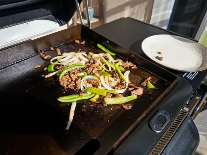 Traeger Grills Flatrock 2 Zone, 26-Inch Flat Top Griddle, Outdoor Gas Grill with Dual-Zone TruZone Cooking customer photo 1