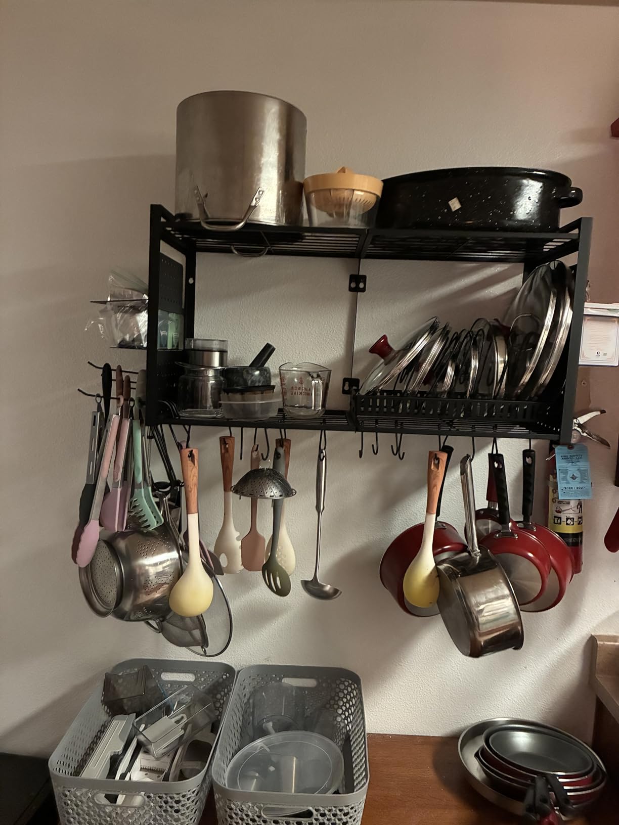 31 Inch Pot Rack Wall Mounted, 3 in 1 Pots and Pans Organizer with 2 tier Kitchen Racks & Pot Lid Organizer Holder and 20 Hooks, Heavy Duty Hanging Pot Hanger for Kitchen Cookware, Utensils, Black customer photo 1