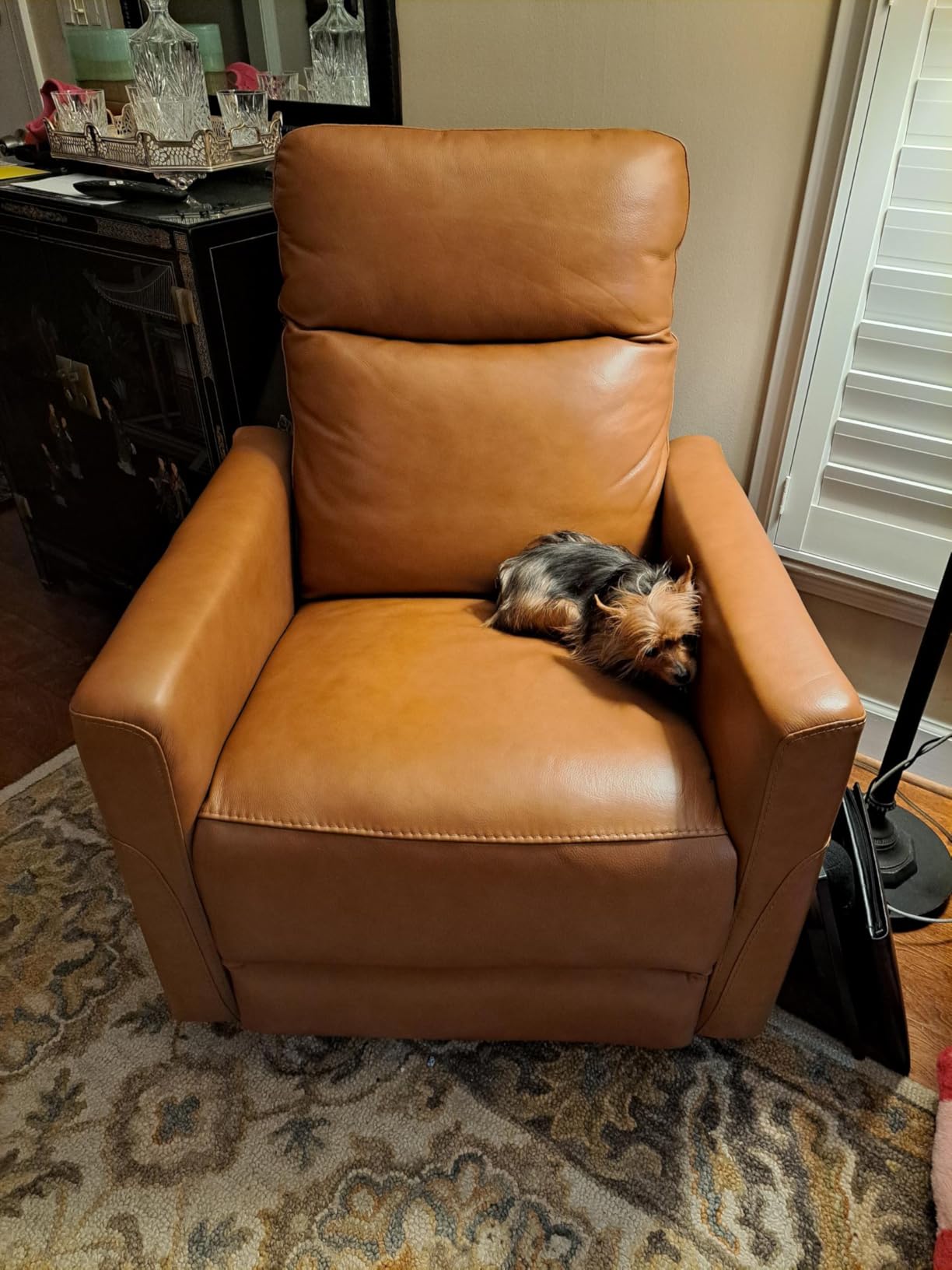 CHITA Power Recliner Chair for Adults, Electric Zero Clearance Wall Hugger Recliner for Small Spaces, Modern Living Room and RV Recliner Chair with Adjustable Power Headrest & Charging Ports, Cream customer photo 2