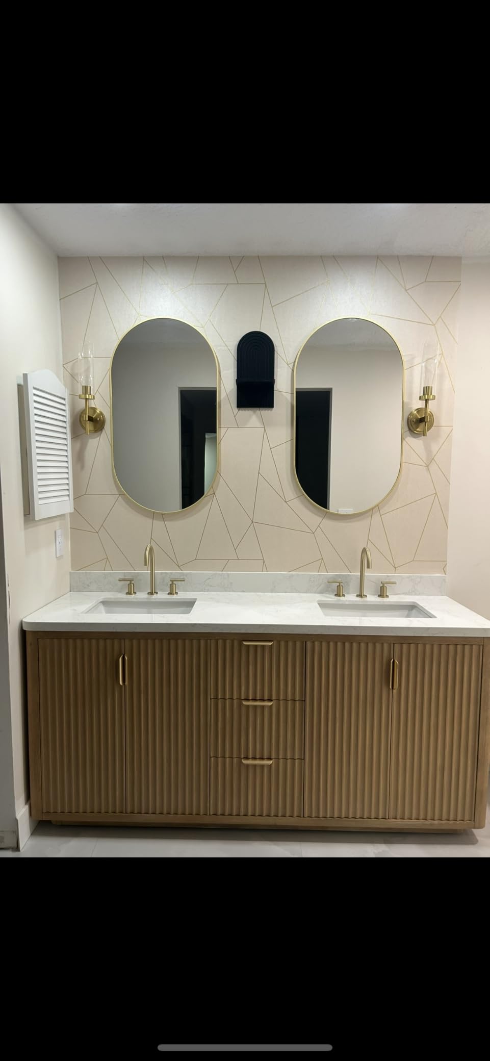 [Hardwired] Wall Sconces Set of Two, Brushed Gold Bathroom Sconces with Clear Glass, Modern Wall Light Fixtures for Bathroom Mirror Vanity, Living Room, Bedroom, Hallway, Stairway, Cabinet, Foyer customer photo 2