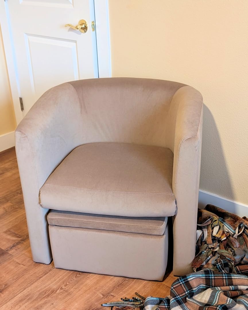 COLAMY Velvet Morden Living Room Chair with Storage Ottoman, Barrel Accent Chair with Lounge Seat for Bedroom/Reading Spaces, Green, Rubberwood, Sponge Foam, Velvet customer photo 2
