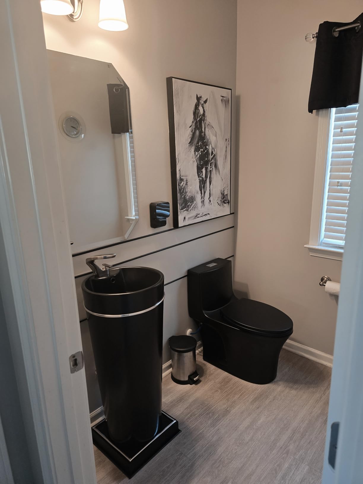 DeerValley 20x17 Inch Compact White Ceramic Pedestal Bathroom Sink with Overflow and Single Faucet Hole, Space-Saving Design, DV-1P523 customer photo 1