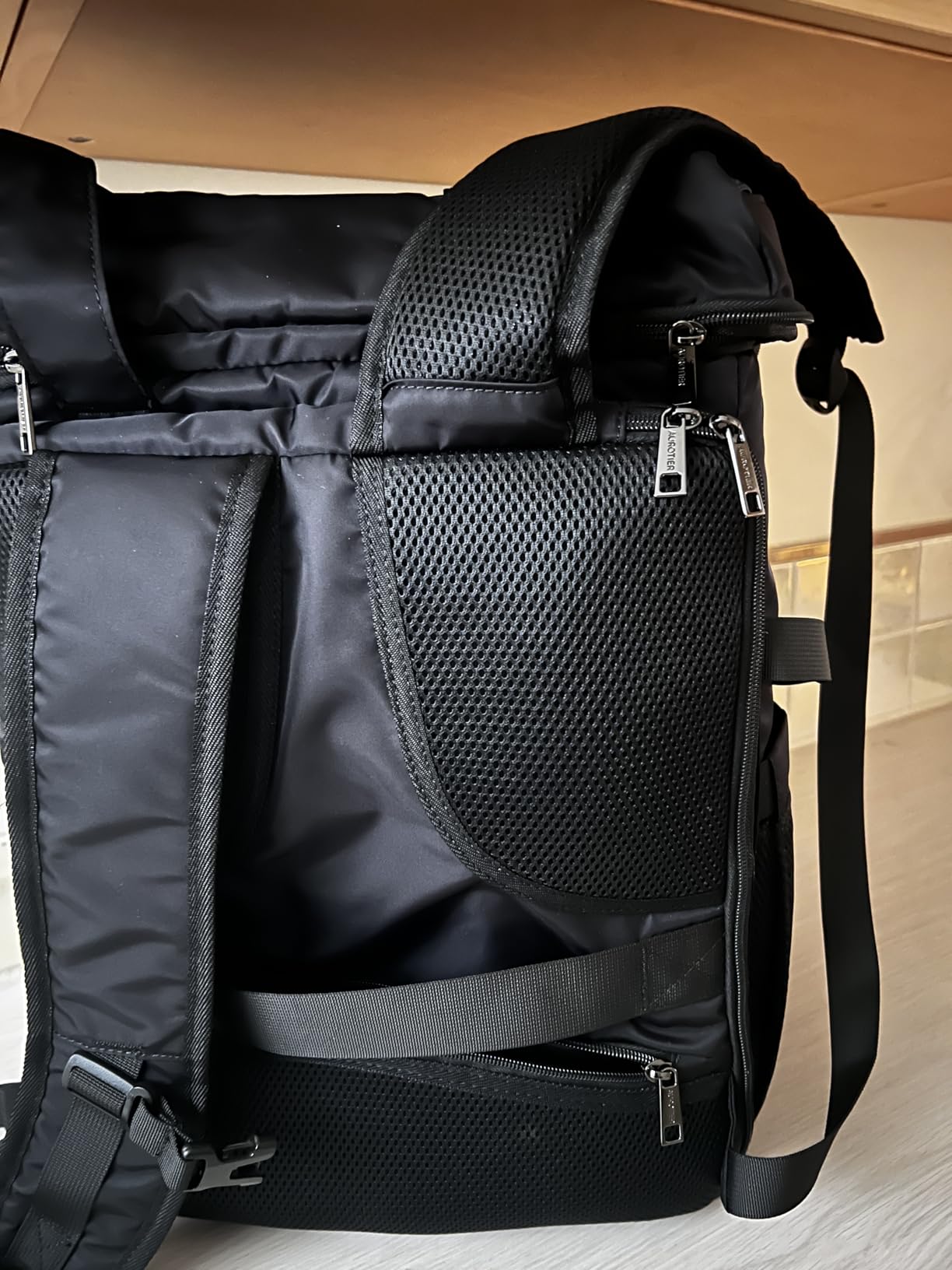 Bartender Bag, Leakproof Travel Bartender Kit Backpack for Carrying Bar Kit, Portable Bar Bag for Cocktail Shaker and 6 Wine Bottle, Professional Mixology Gift, Picnic Cooler Bag (Backpack Only) customer photo 2