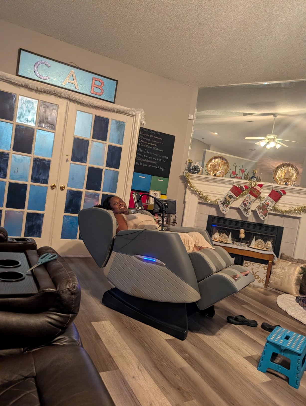 Massage Chair Full Body, Zero Gravity Massage Chair with 16 Fix Rollers, Auto Massage Program, Foot and Calf Massage, Recliner Chair with Heating, Touch Screen Controller, Bluetooth Speaker customer photo 2