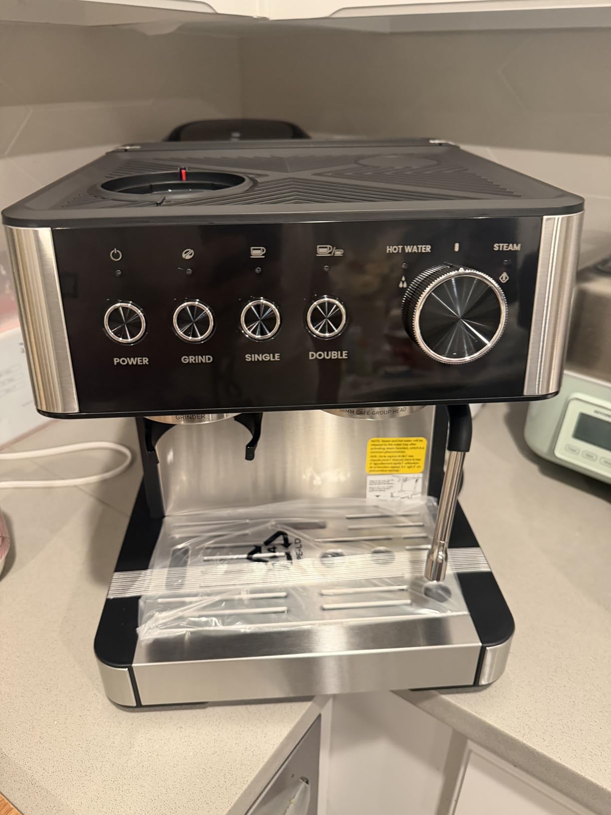 (2026 Upgrade) Espresso Machine with Grinder, Expresso Coffee Machines with Built-in Anti-Clog Coffee Grinder/Milk Steam Wand/Frother, Expresso Machines for Home Perfect Cappuccino & Latte - Gloss Black customer photo 1