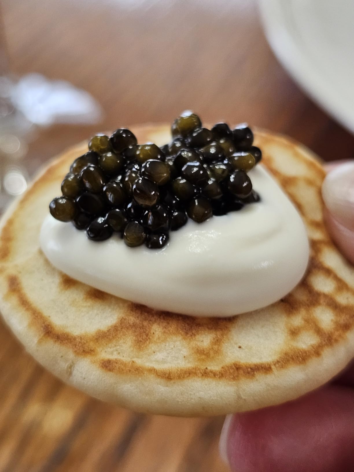 PETRUSCO Premium Beluga Hybrid 30g Caviar Gift Set - Sustainable Gourmet Delicacy with Blinis, Crème Fraîche, Pearl Spoon & Opener - Elegant Presentation customer photo 1