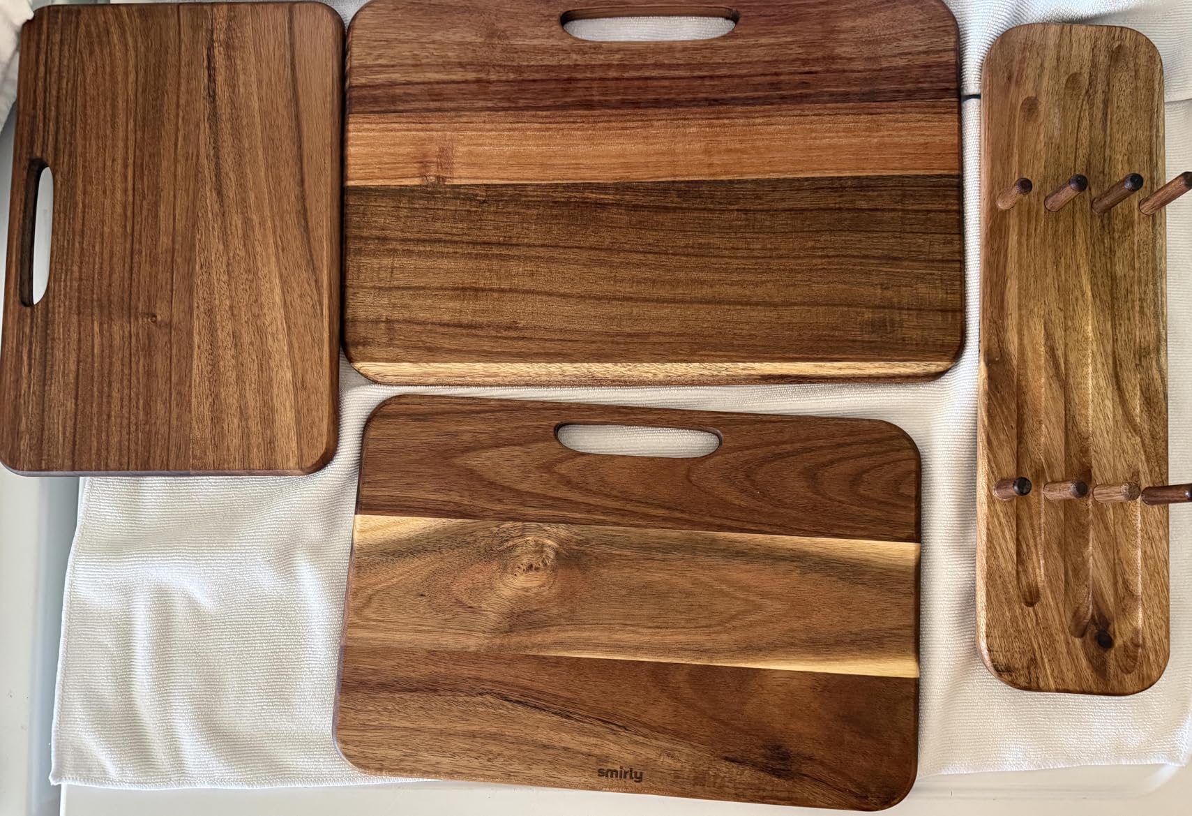 SMIRLY Wooden Cutting Boards for Kitchen, Double-Sided Cutting Board with Handle, Heavy Duty Solid Walnut Wood Cutting Board Set with Stand, 3 Pcs Cutting Boards Non Toxic for Meat Vegetable Fruit customer photo 2