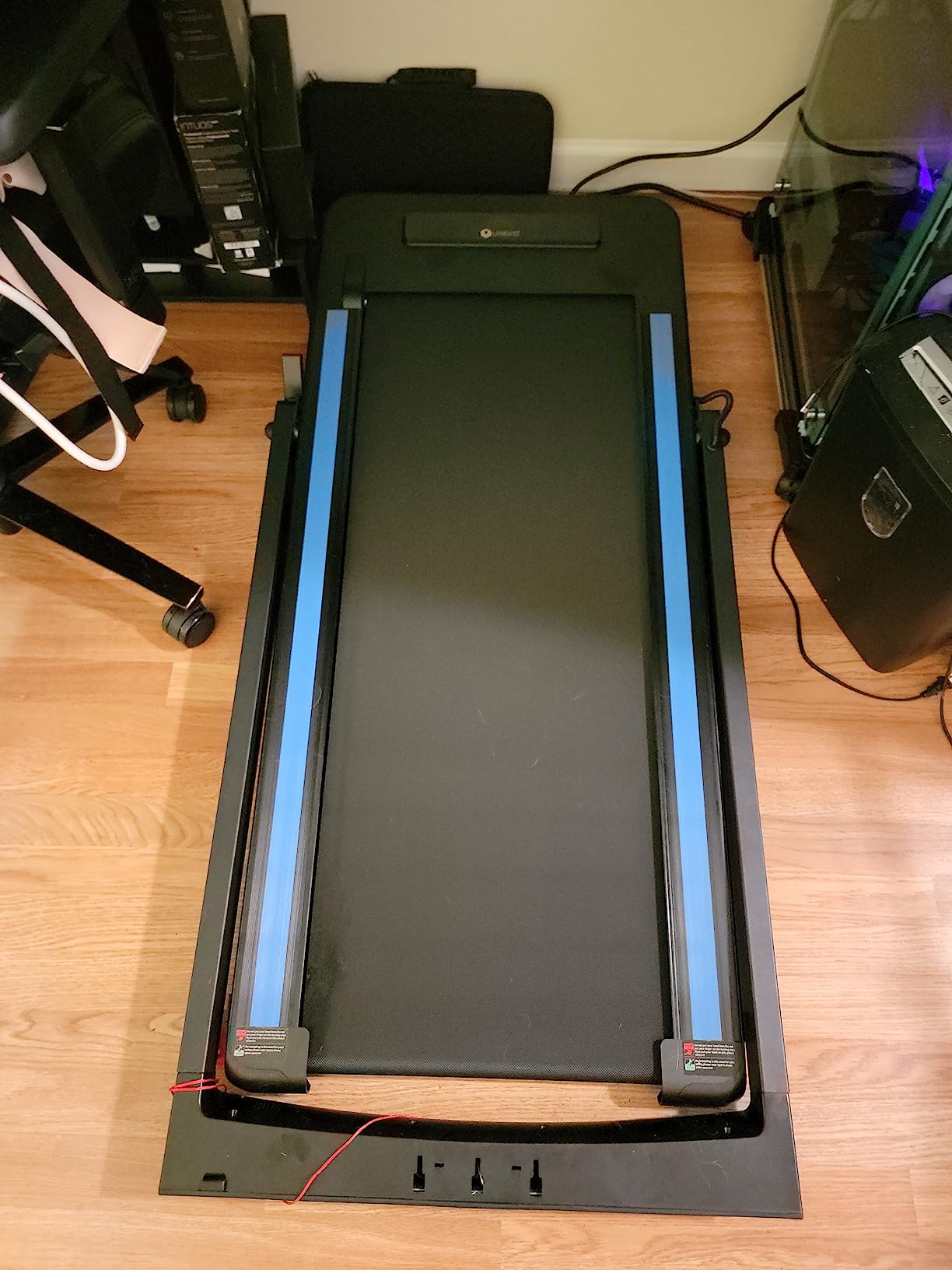 UREVO Foldimix 5L Treadmill with Multifunctional Desk, 9% Auto Incline Walking Pad for Home Office, Quiet 3.0HP Dual Motor, 14-Point Shock Absorption, Folding Running Machine for Laptop/Work customer photo 2
