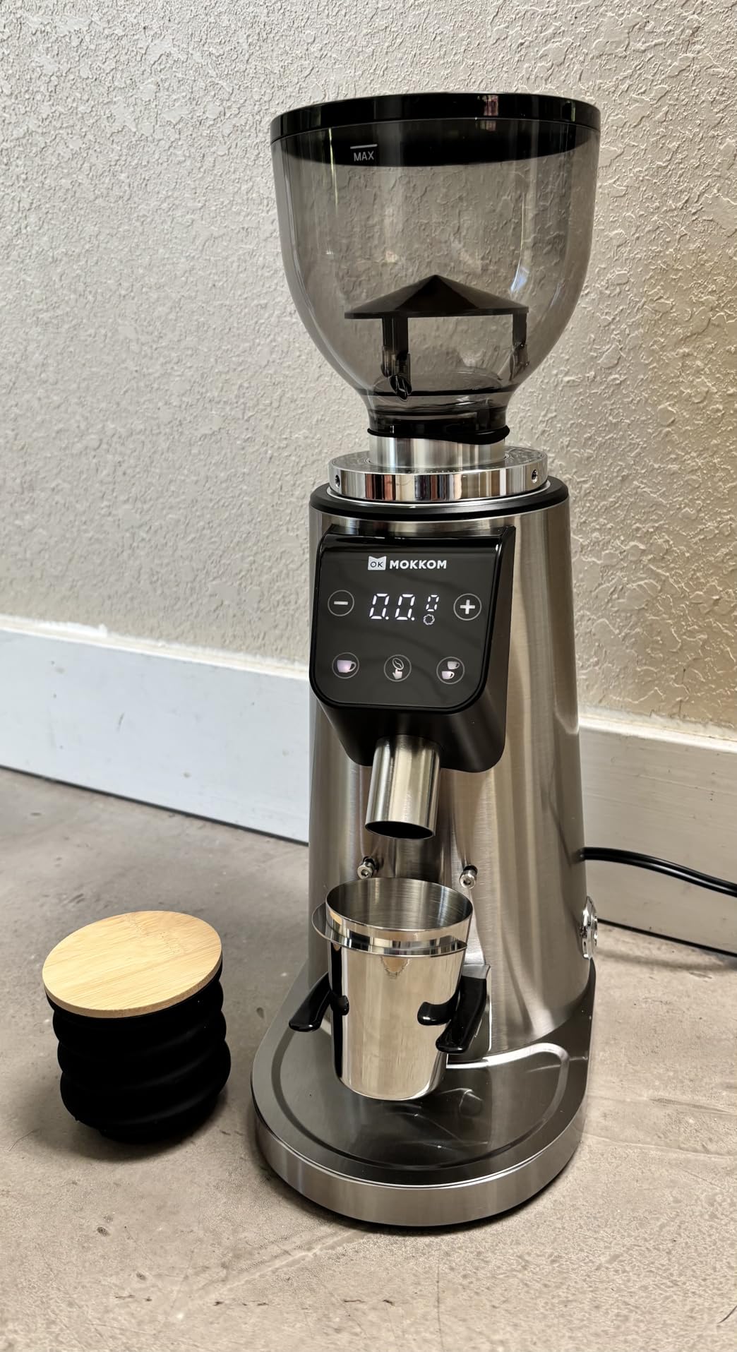 MOKKOM 64mm Flat Burr Coffee Grinder with 100 Grind Settings, Anti-Static, All-Metal Stainless Steel Body, Coffee Bean Grinder with Adjustable Electronic Timer, LED Display customer photo 1