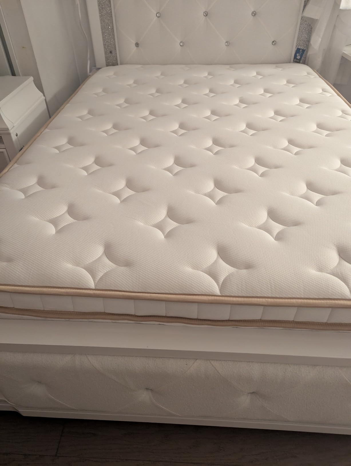 BedStory Firm Queen Mattress for Back Pain Relief - 14 Inch Firm Hybrid Mattress with Ideal Lumbar Support & Motion Isolation - Fiberglass-Free Colchones, CertiPUR-US customer photo 2
