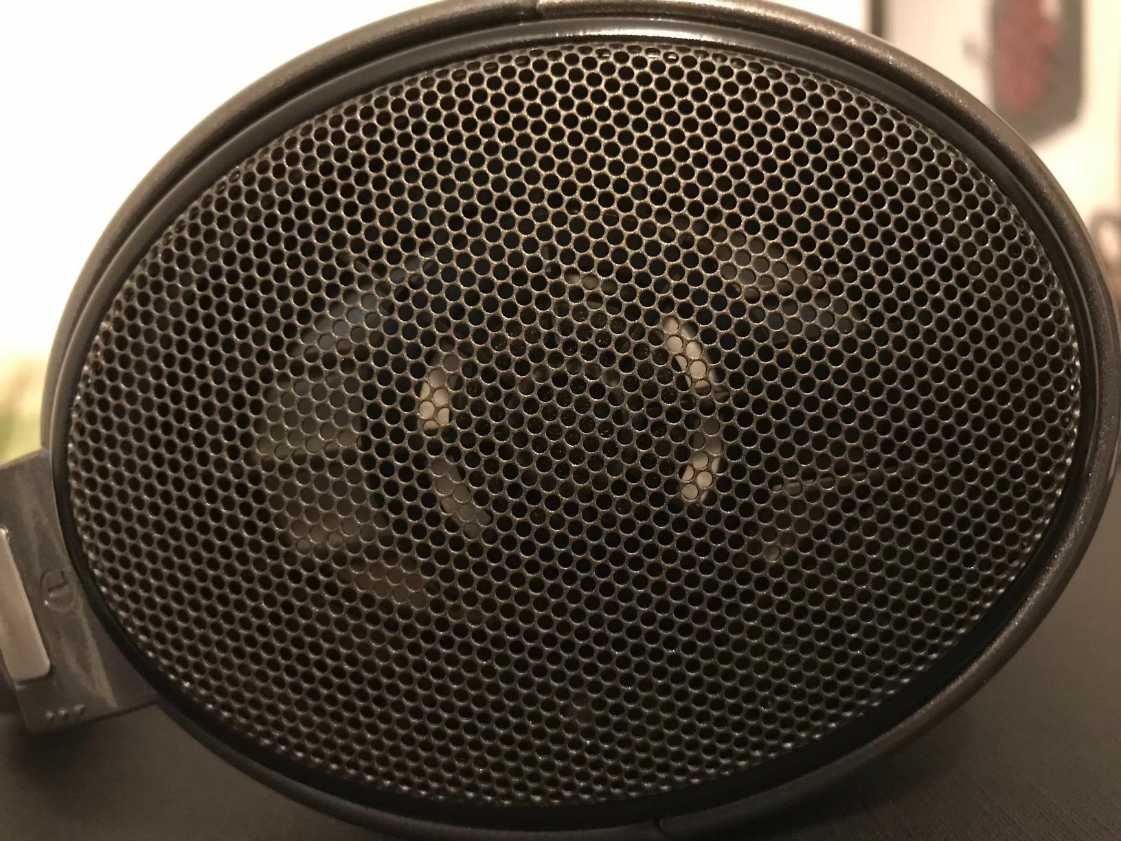Sennheiser HD 650 - Audiophile Hi-Res Open Back Dynamic Headphone, Titan customer photo 2