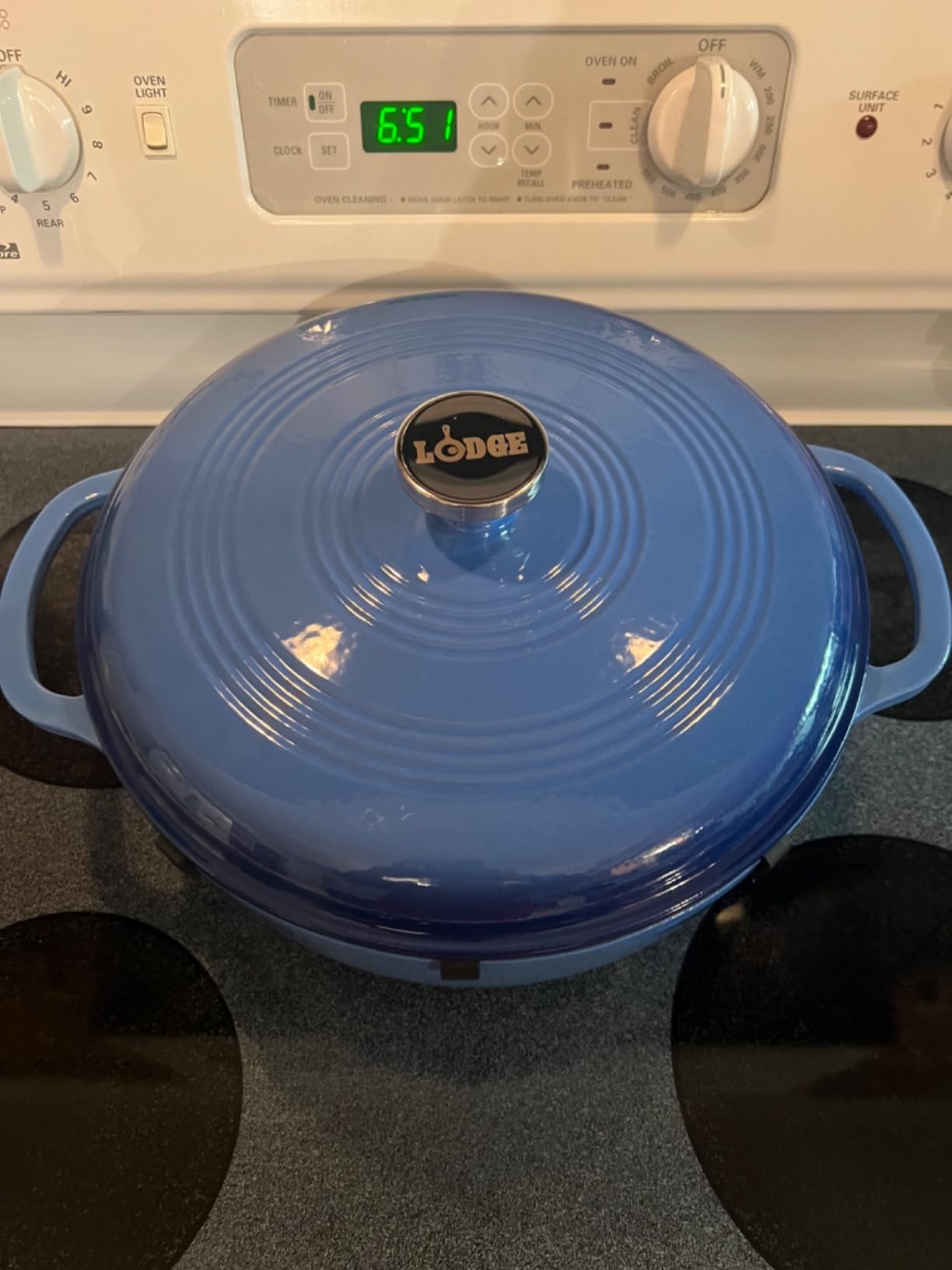 Lodge Essential Enamel Cast Iron Dutch Oven with Lid 7.5 Quart - Oven-Safe Enamel Cookware up to 500 F - Heat-Retaining Braising & Roasting Pot - Non-Toxic Cookware - Island Spice Red customer photo 1