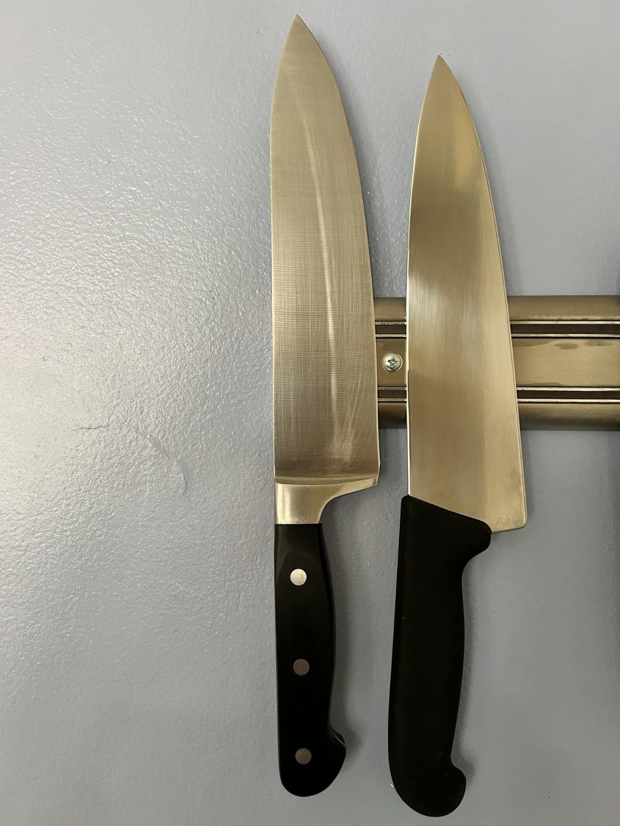 Victorinox Fibrox Pro Chef's Knife, 8 Inch - Swiss Army Kitchen Knife, High Carbon Stainless Steel customer photo 1