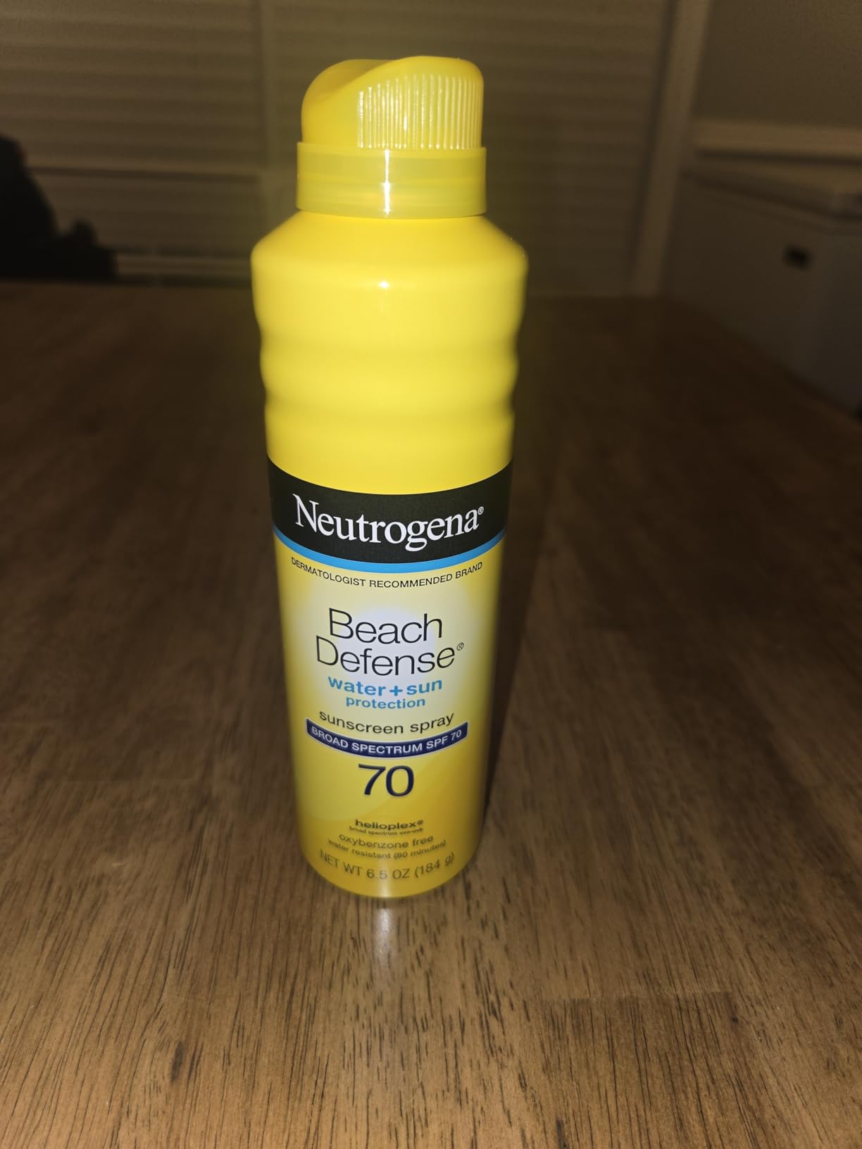 Neutrogena Beach Defense Sunscreen Spray SPF 70 Broad Spectrum UVA UVB Protection Lightweight Water Resistant up to 80 Minutes Oil-Free Beach-Strength Sun Protection for Whole Family, 6.5 oz customer photo 2