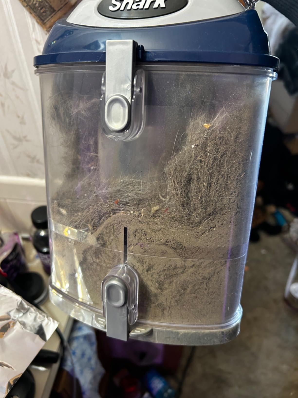 Shark Navigator Lift-Away Deluxe Upright Vacuum (NV360), Pet Hair, HEPA Filter, Swivel Steering customer photo 1