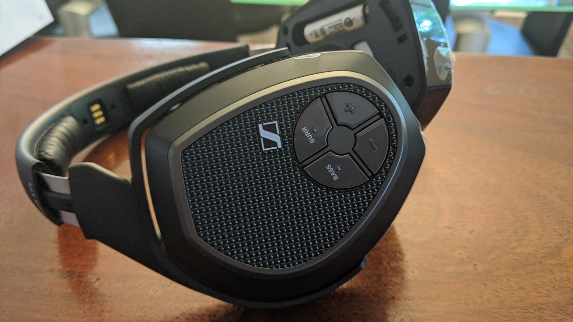 Sennheiser RS 175-U Digital Wireless TV Headphones - Over-Ear, RF Wireless with Transmitter, Black customer photo 1