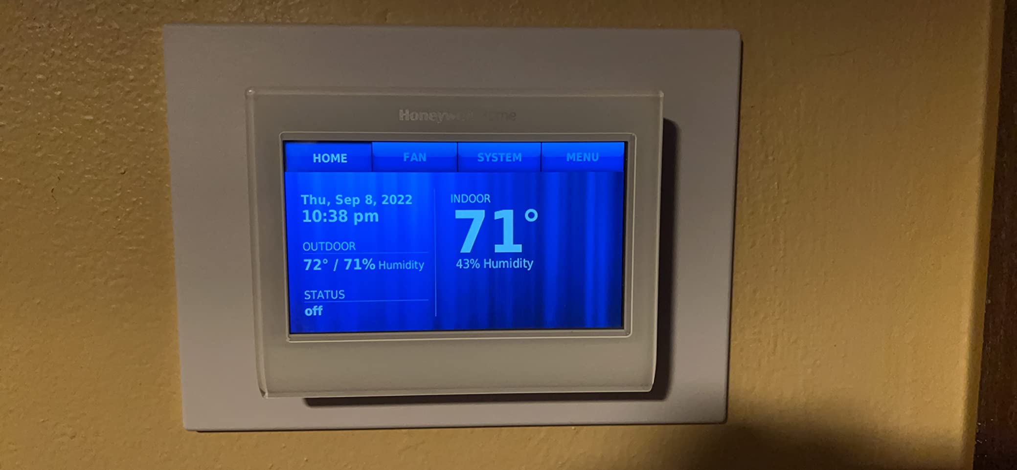Honeywell TH9320WF5003 Wi-Fi 9000 Color Touch Screen Programmable Thermostat, 3.5 x 4.5 Inch - White customer photo 1