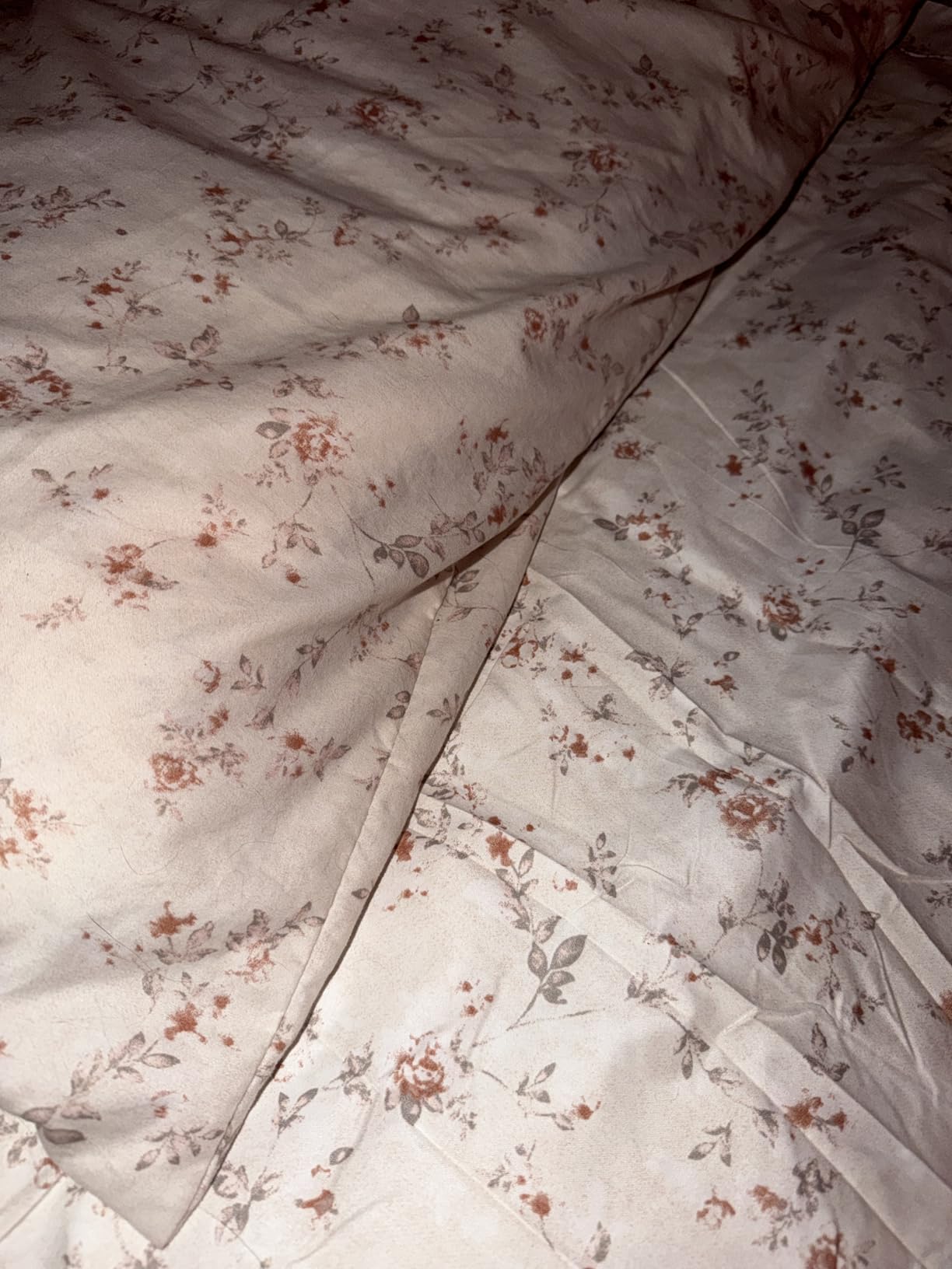 Modern Threads Silky Soft Microfiber and Wrinkle Free Sheets - Luxurious Microfiber Bed Sheets Includes Flat Sheet, Fitted Sheet with Deep Pockets, & Pillowcases Ivory, Full customer photo 1