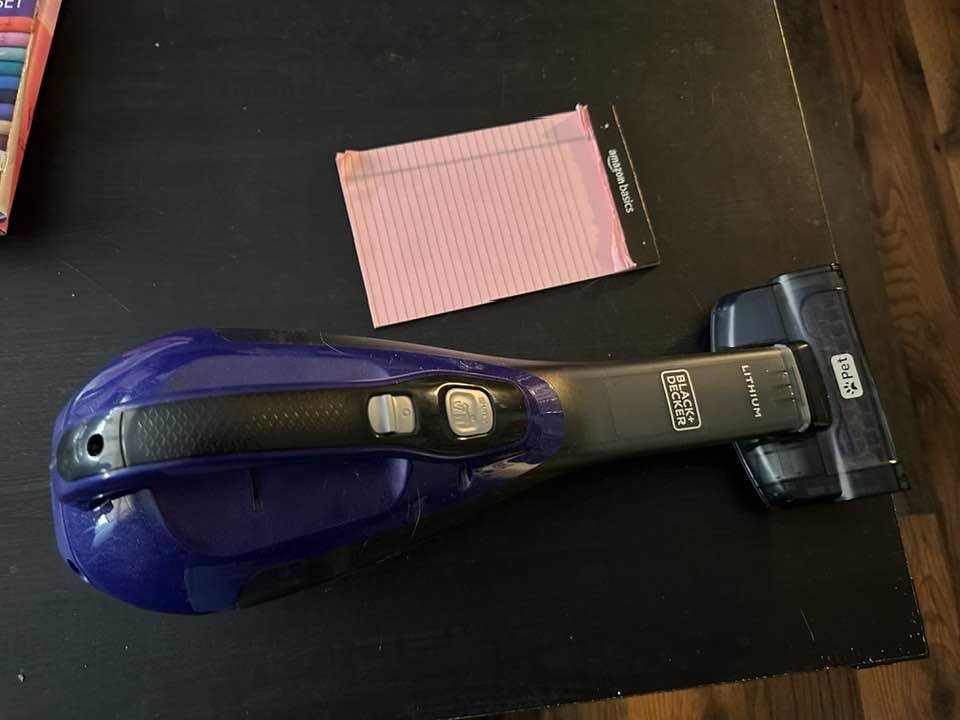 BLACK+DECKER dustbuster furbuster AdvancedClean Cordless Pet Handheld Vacuum, Home and Car Vacuum (HLVA325JP07) customer photo 1
