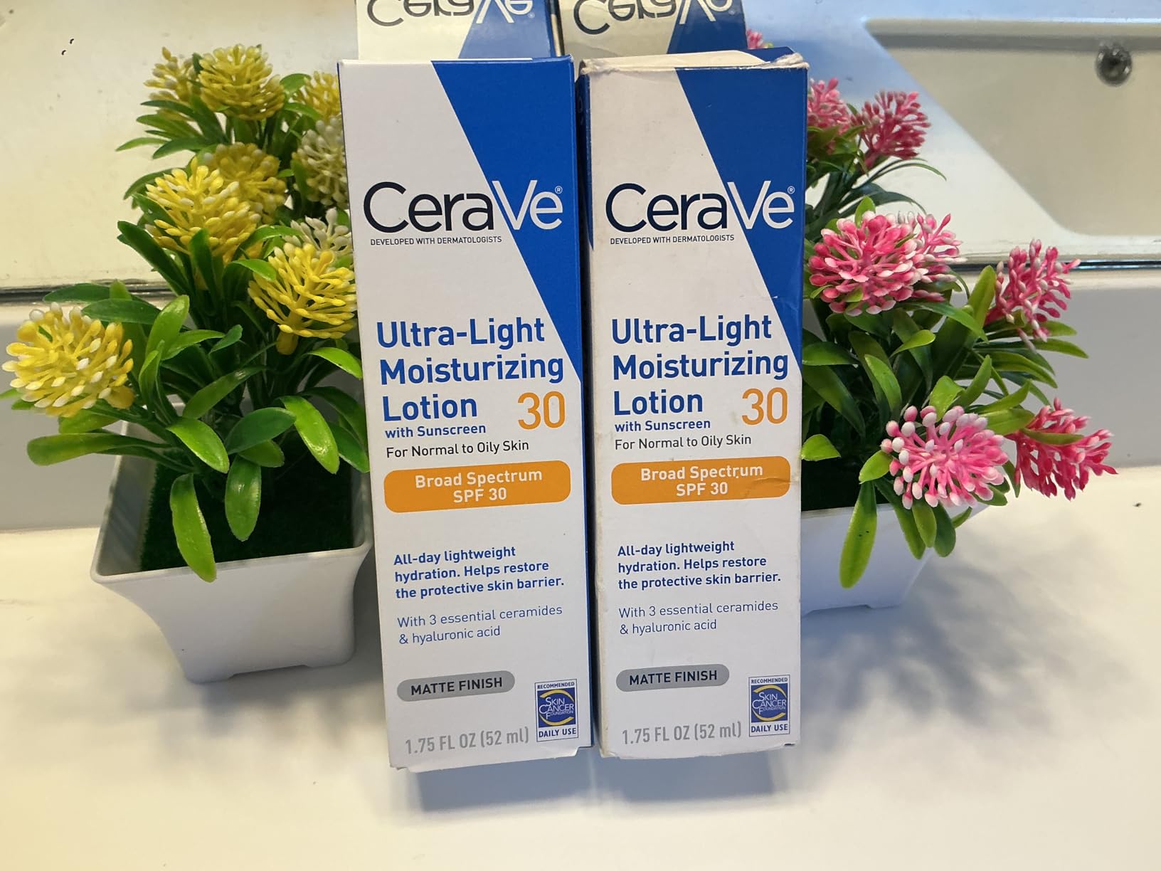 CeraVe Ultra-Light Moisturizing Lotion With SPF 30, Daily Face Moisturizer with SPF, Formulated with Hyaluronic Acid & Ceramides, Broad Spectrum SPF, Oil Free, Matte Finish, 1.7 Ounce customer photo 2