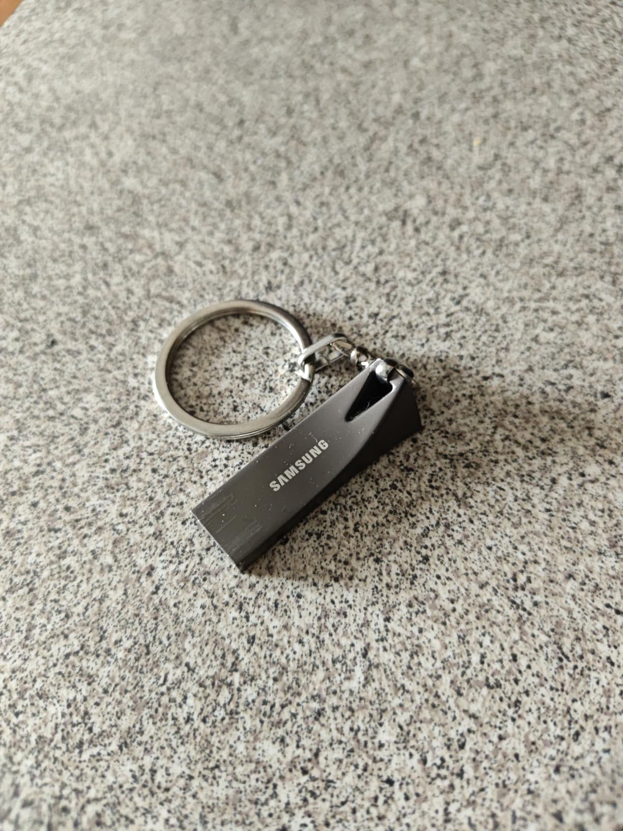 SAMSUNG BAR Plus 3.1 USB Flash Drive, 128GB, 400MB/s, Rugged Metal Casing, MUF-128BE3/AM customer photo 1