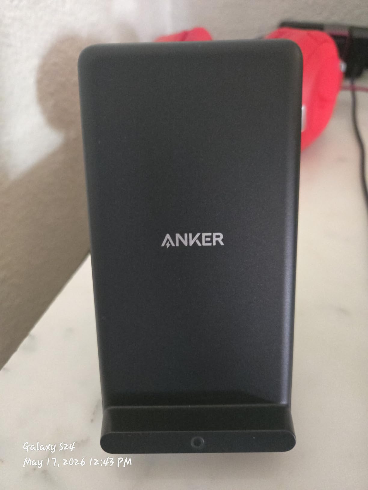 Anker 313 Wireless Charger (Stand), Qi-Certified 10W Max for iPhone and Galaxy customer photo 2
